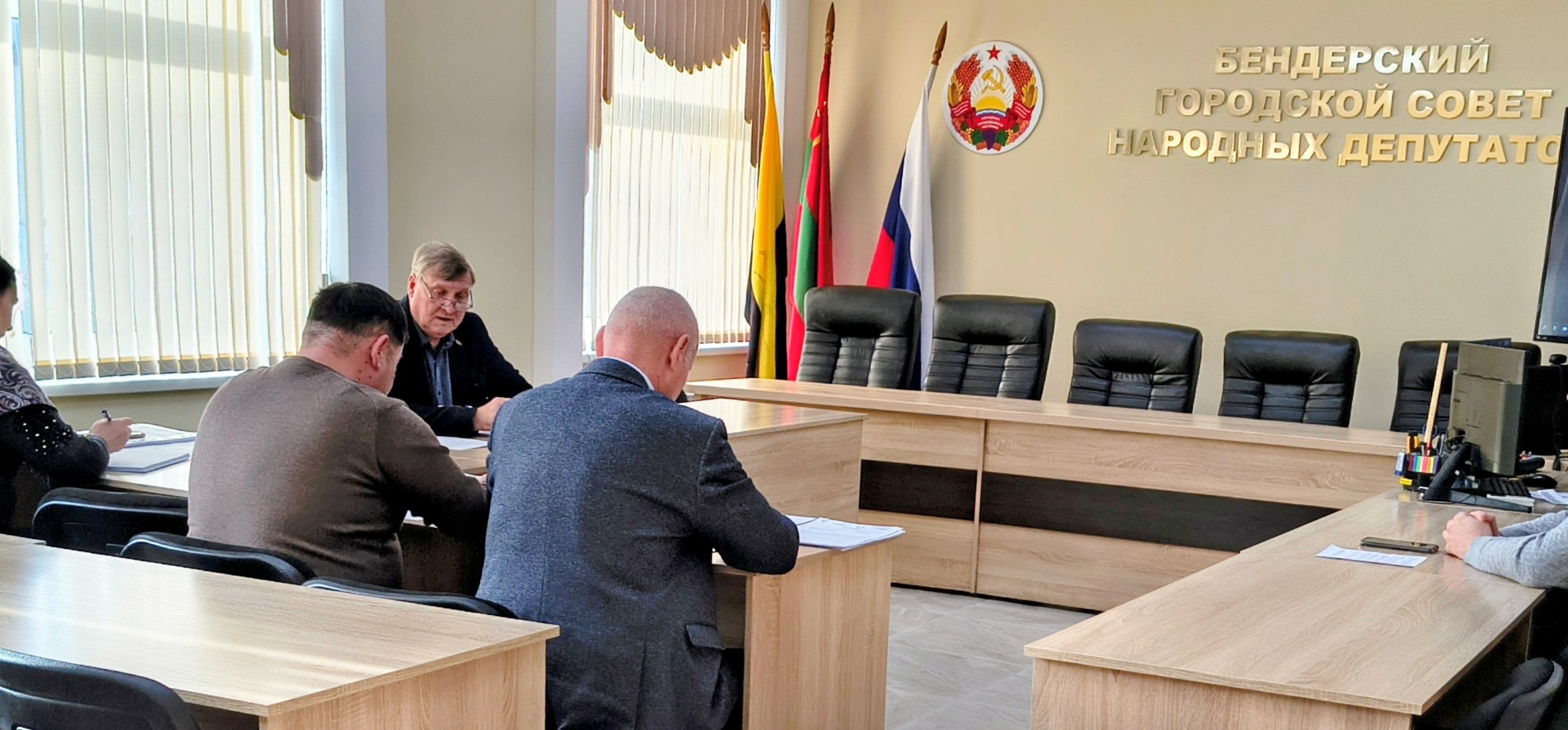 Внеочередное заседание провела постоянная депутатская комиссия Бендерского городского Совета народных депутатов по транспорту и жилищно-коммунальному хозяйству
